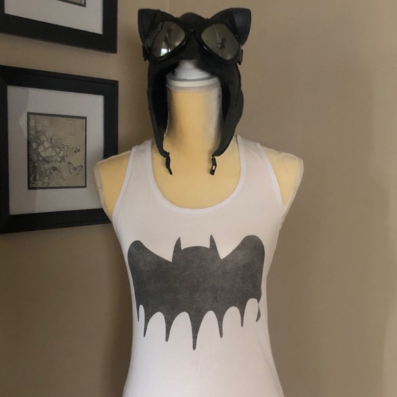 Women’s Batman Tank Size Small - Picture 2 of 5